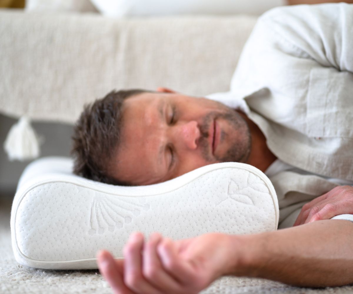 Posture Form Ergonomic Pillow made in Australia